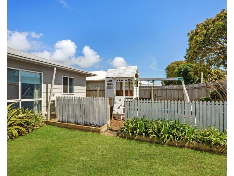 10 Jennifer Court, Bucasia QLD 4750