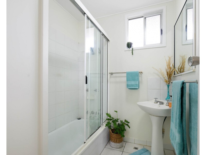 64 Mango Avenue, Eimeo QLD 4740