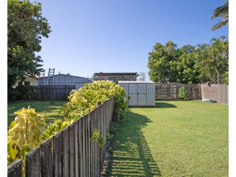 UNIT 1 & 2/19 Casuarina Street, Slade Point QLD 4740