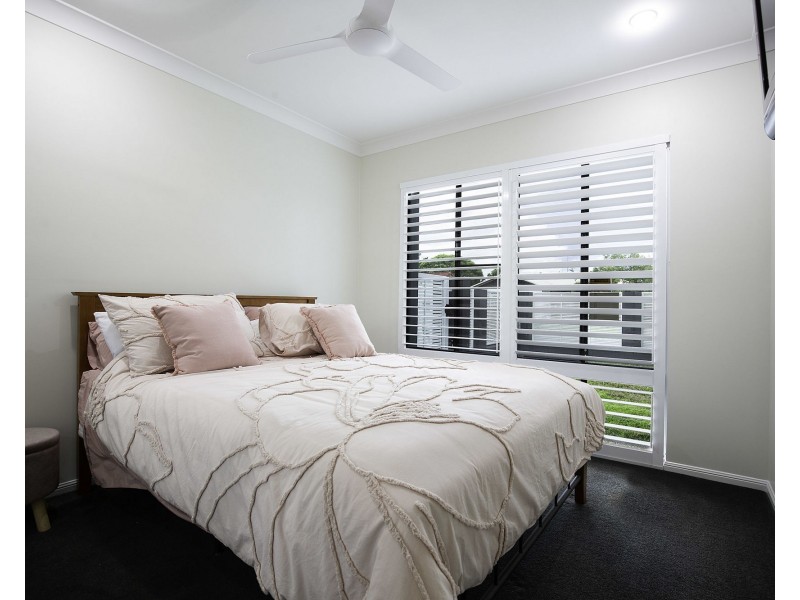 6 Victor Avenue, Glenella QLD 4740