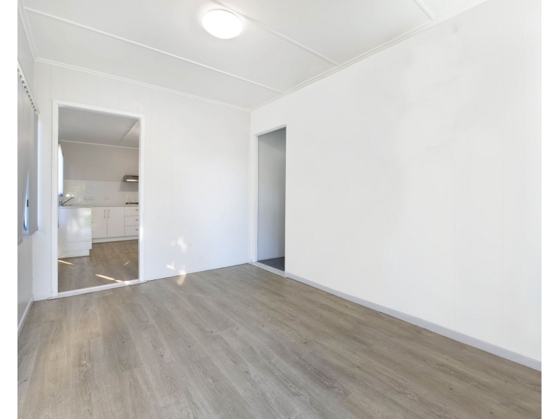 33 Range Road, Sarina QLD 4737