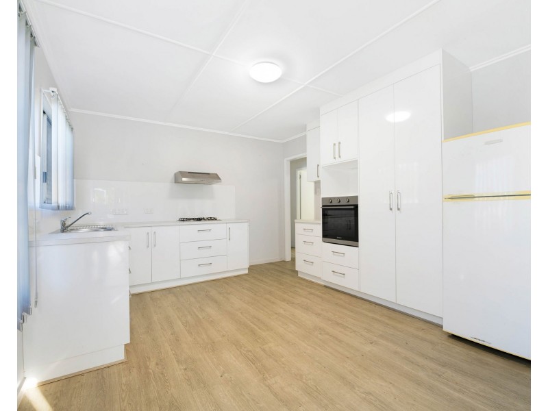 33 Range Road, Sarina QLD 4737