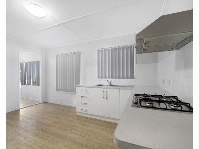 33 Range Road, Sarina QLD 4737