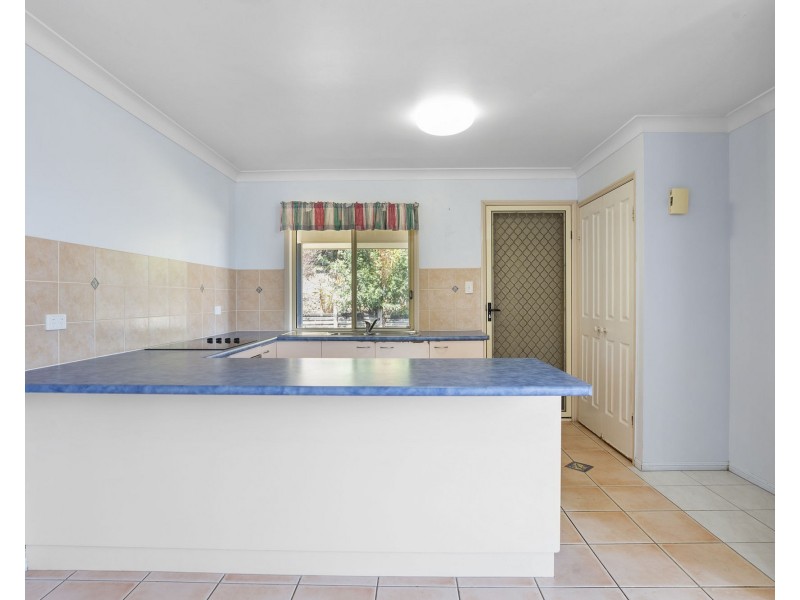 27 Grevillea Drive, Glenella QLD 4740