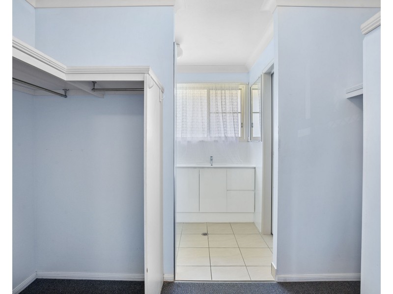 27 Grevillea Drive, Glenella QLD 4740