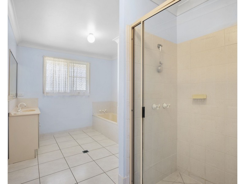 27 Grevillea Drive, Glenella QLD 4740