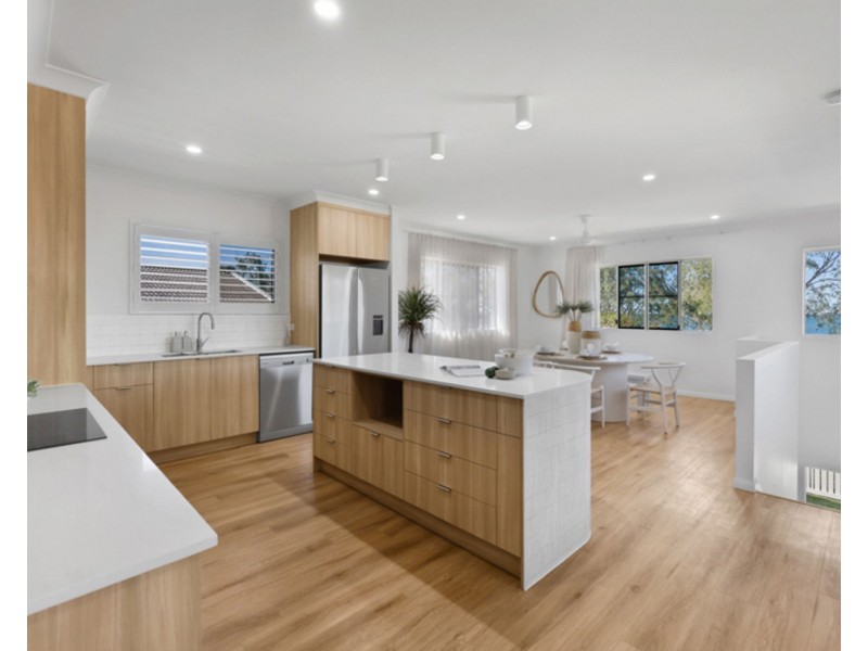 28 Pacific Esplanade, Slade Point QLD 4740