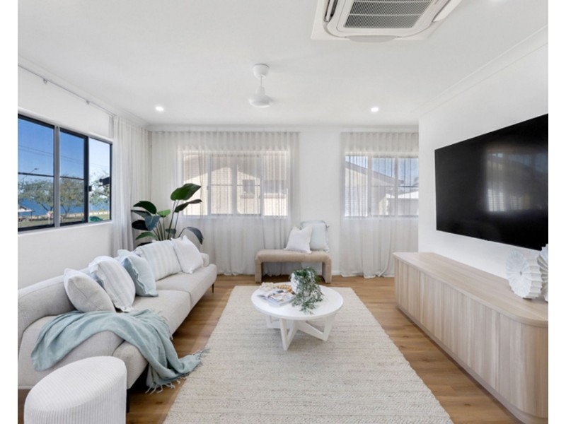 28 Pacific Esplanade, Slade Point QLD 4740