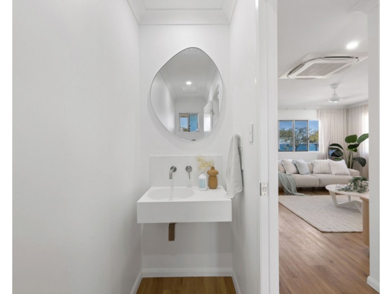 28 Pacific Esplanade, Slade Point QLD 4740