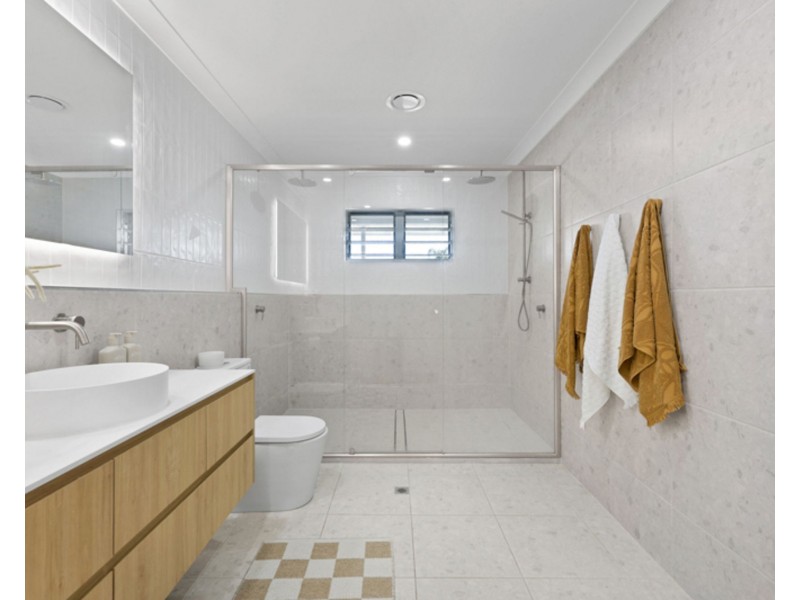 28 Pacific Esplanade, Slade Point QLD 4740