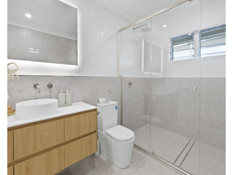 28 Pacific Esplanade, Slade Point QLD 4740