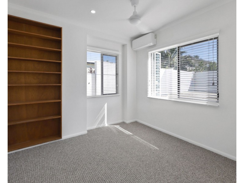 28 Pacific Esplanade, Slade Point QLD 4740