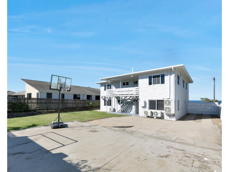 28 Pacific Esplanade, Slade Point QLD 4740