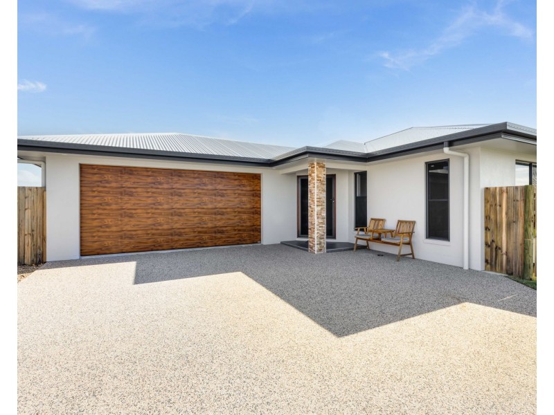 27 Williamtown Court, Rural View QLD 4740