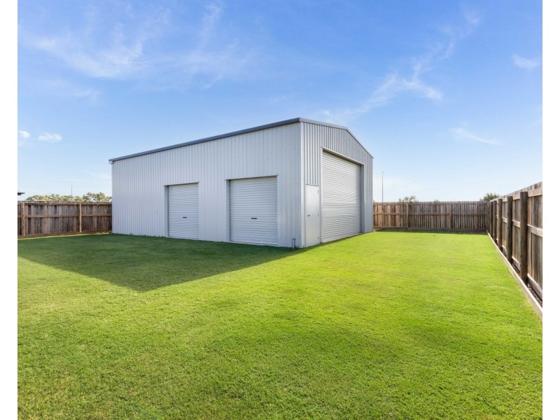 27 Williamtown Court, Rural View QLD 4740