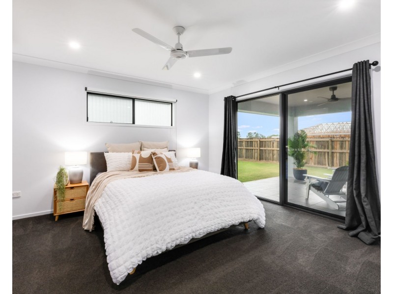 27 Williamtown Court, Rural View QLD 4740