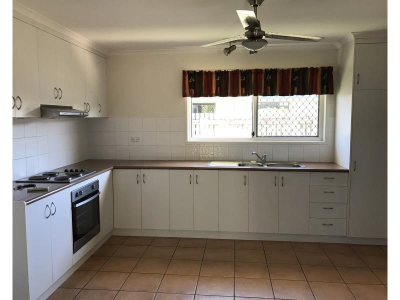 2/4 Absolon Street, Mackay QLD 4740