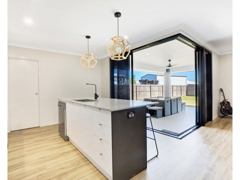 35 Primavera Blvd, Beaconsfield QLD 4740