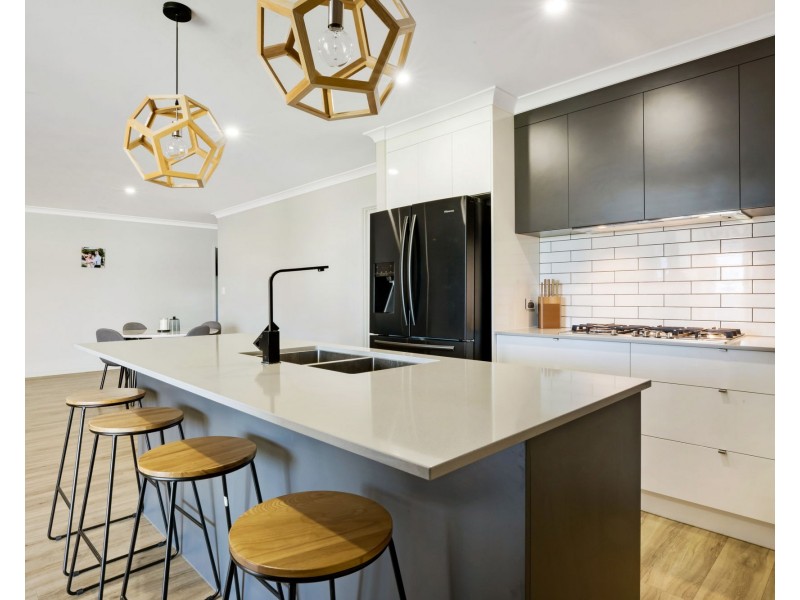 35 Primavera Blvd, Beaconsfield QLD 4740