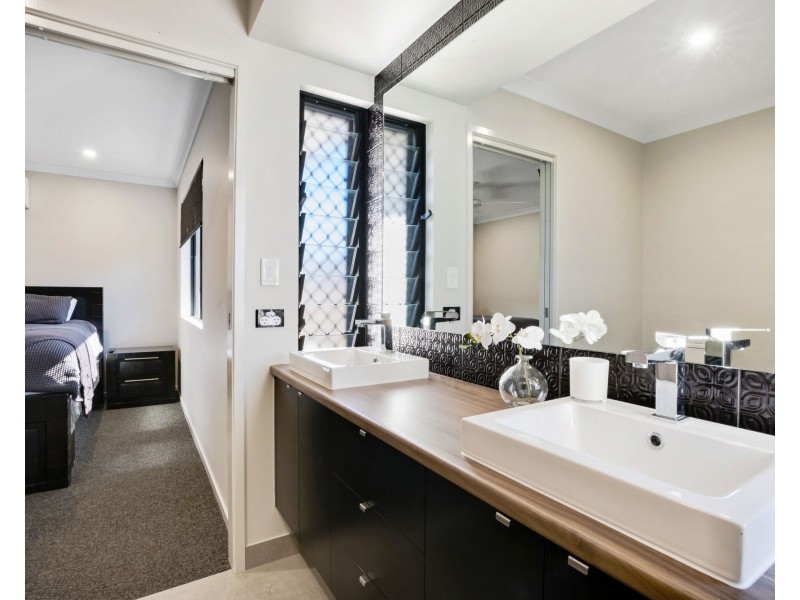 35 Primavera Blvd, Beaconsfield QLD 4740