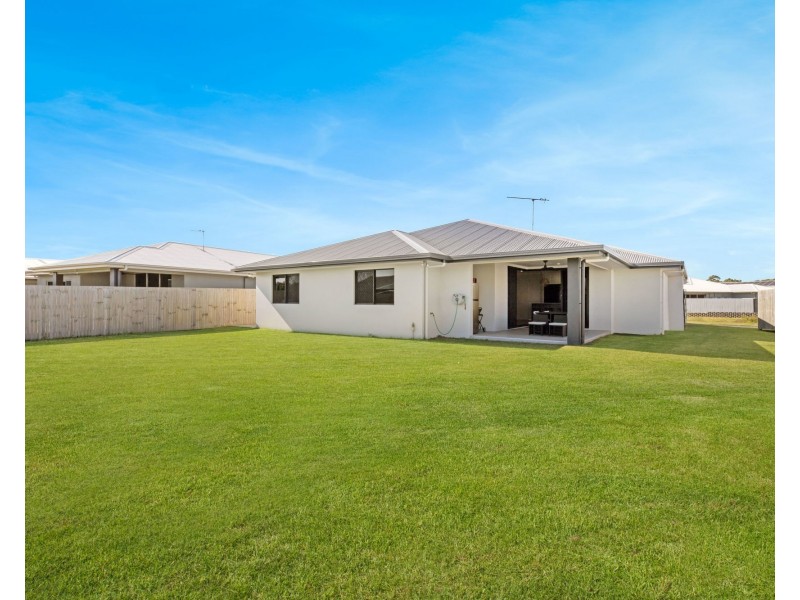 35 Primavera Blvd, Beaconsfield QLD 4740