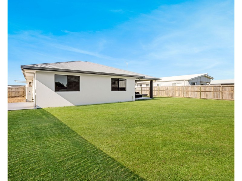 35 Primavera Blvd, Beaconsfield QLD 4740