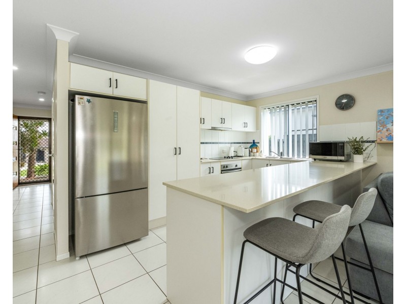 8 Crestview Crescent, Bucasia QLD 4750