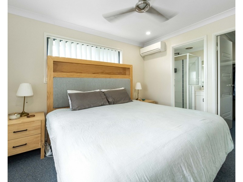 8 Crestview Crescent, Bucasia QLD 4750