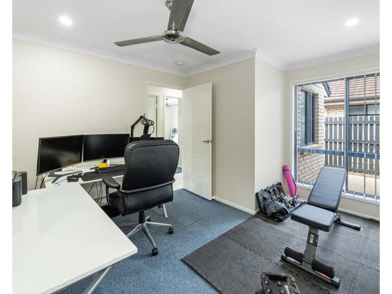 8 Crestview Crescent, Bucasia QLD 4750