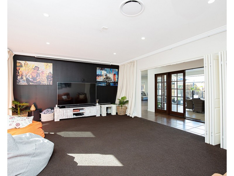 97 Victor Avenue, Glenella QLD 4740