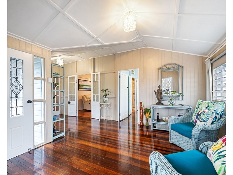 8 Sneyd Street, West Mackay QLD 4740