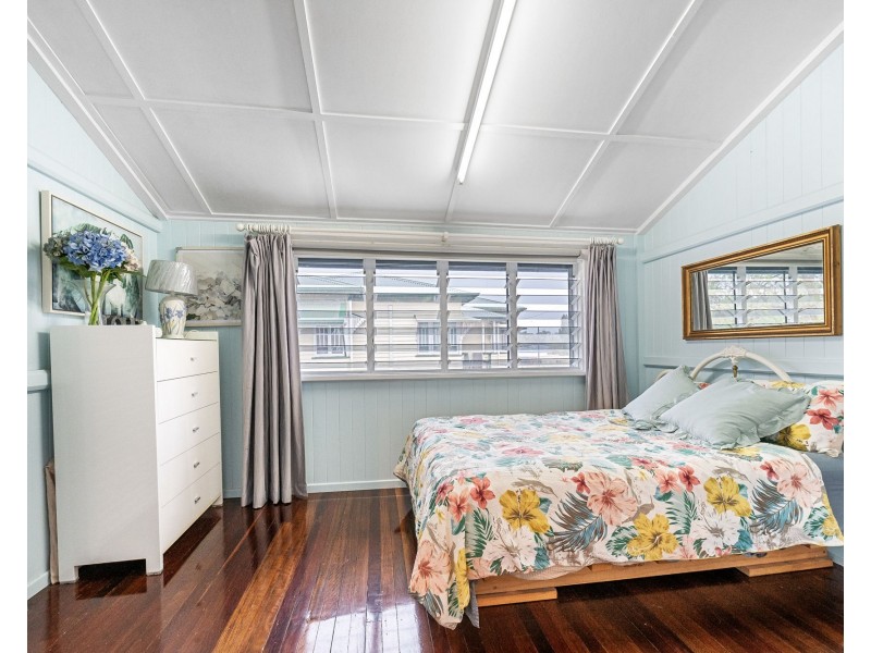 8 Sneyd Street, West Mackay QLD 4740