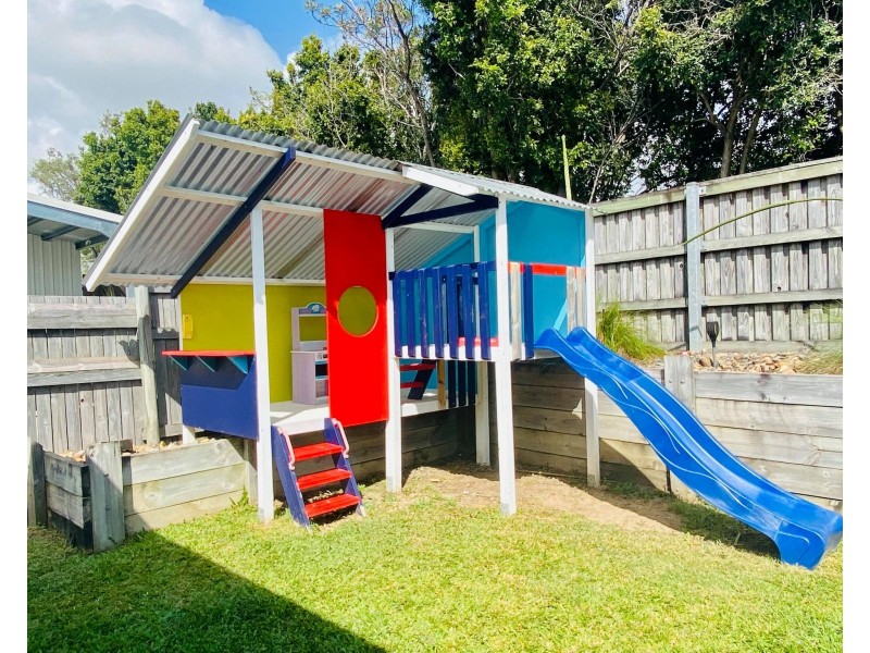 33 Raffia St, Rural View QLD 4740