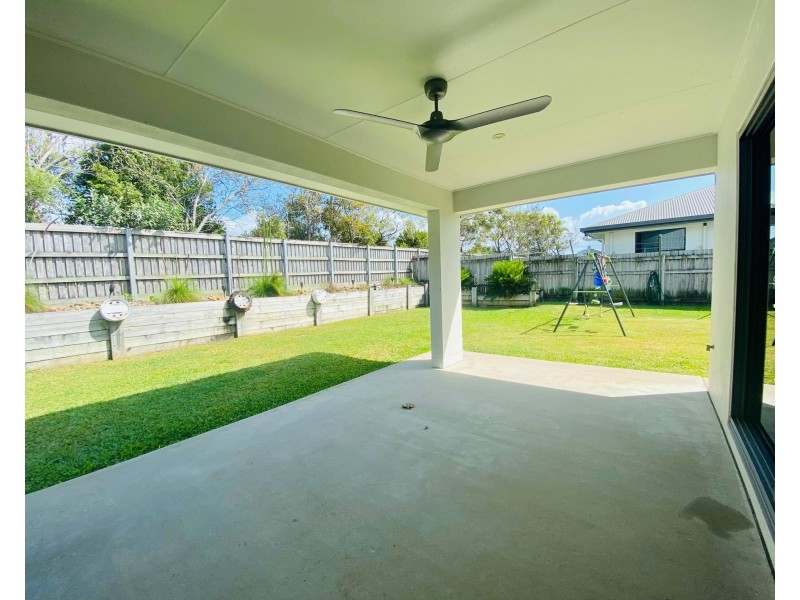 33 Raffia St, Rural View QLD 4740