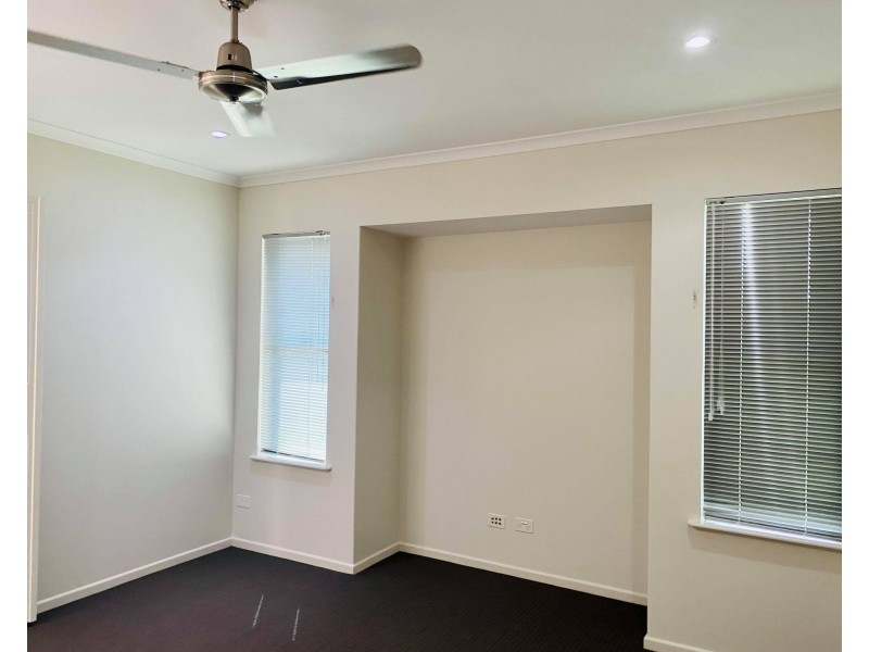 33 Raffia St, Rural View QLD 4740