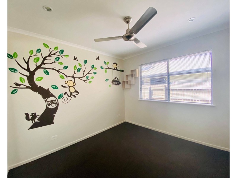 33 Raffia St, Rural View QLD 4740