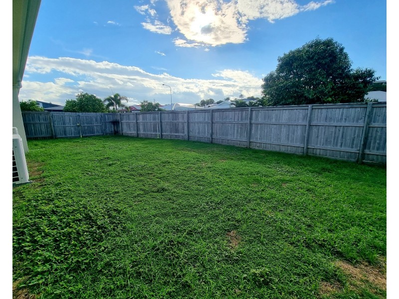 18 Maryvale Cct, Beaconsfield QLD 4740