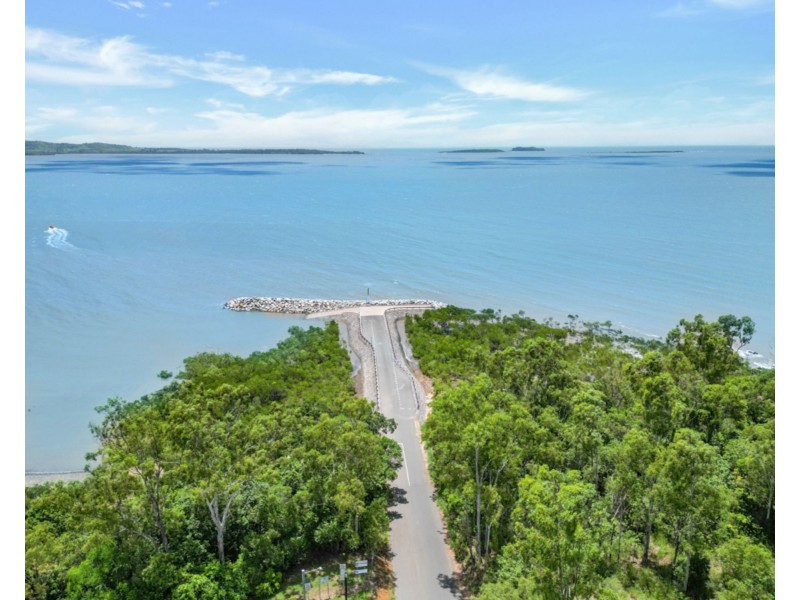 5 Dewar Street, St Helens Beach QLD 4798