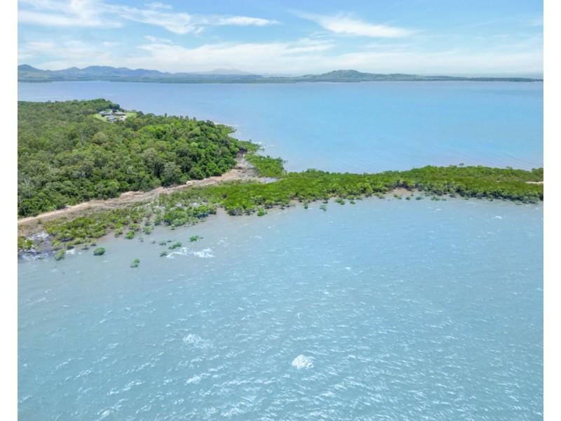 5 Dewar Street, St Helens Beach QLD 4798