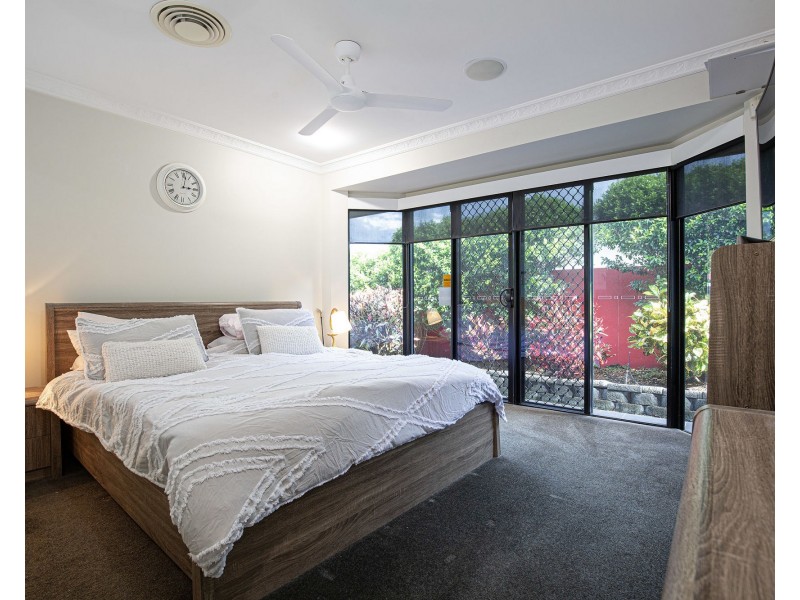 6 Victor Avenue, Glenella QLD 4740
