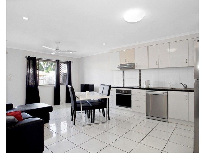 2/9 Stevenson Street, South Mackay QLD 4740