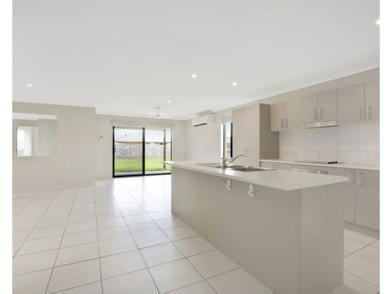 4 Michelle Place, Mirani QLD 4754