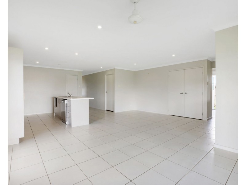 4 Michelle Place, Mirani QLD 4754