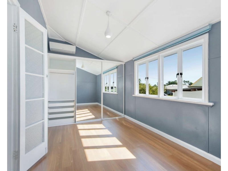 16 Keith Hamilton St, West Mackay QLD 4740