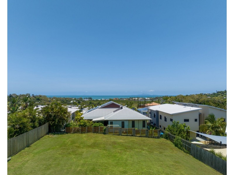 9 Coral Ridge Drive, Eimeo QLD 4740