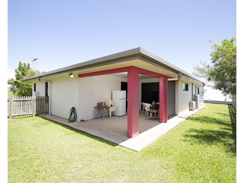 7 Highcrest Court, Bucasia QLD 4750