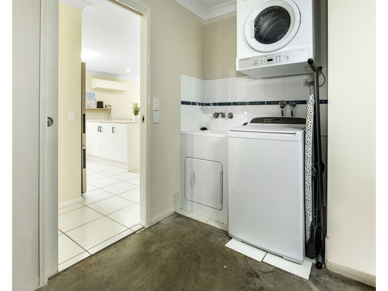 8 Crestview Crescent, Bucasia QLD 4750