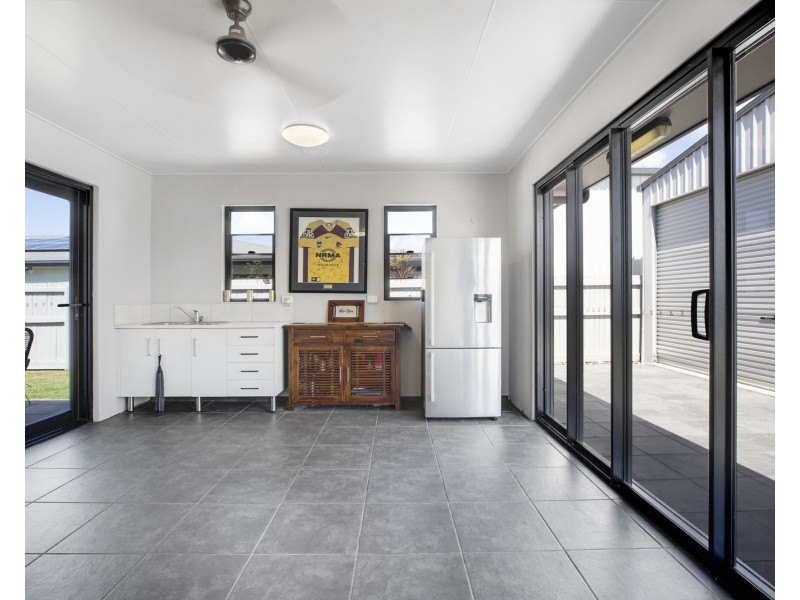 11 Gaye Court, Ooralea QLD 4740