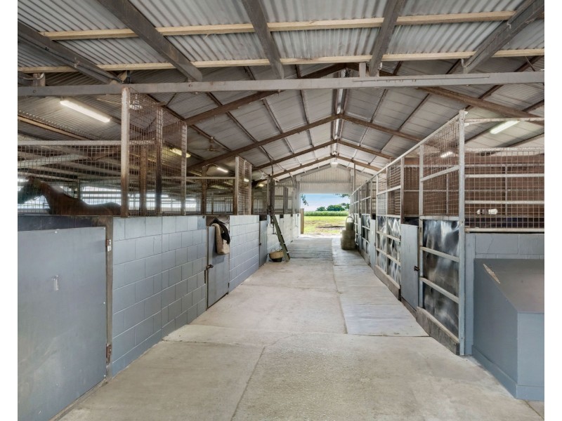 27 Bernborough Avenue, Ooralea QLD 4740