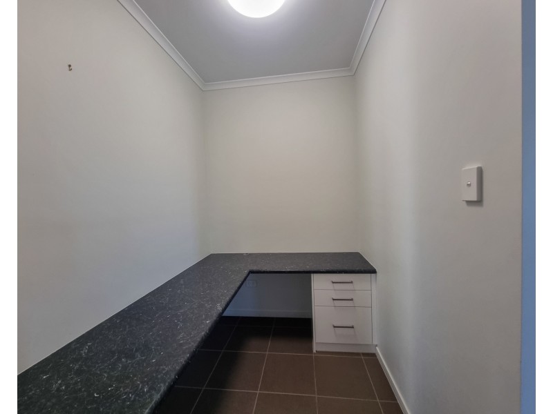 18 Maryvale Cct, Beaconsfield QLD 4740